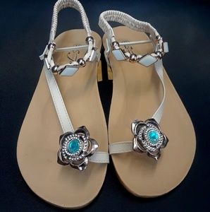 SANDALS (MY WHOLE CLOSET IS ANY 2 FOR $15  JUST BUNDLE AND SEND OFFER)